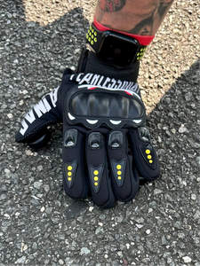 “FEARLESSGOAT DRAG GLOVE”